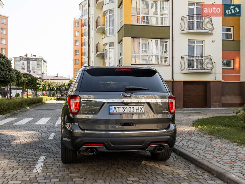 Фото Ford Explorer з оголошення AUTO.RIA