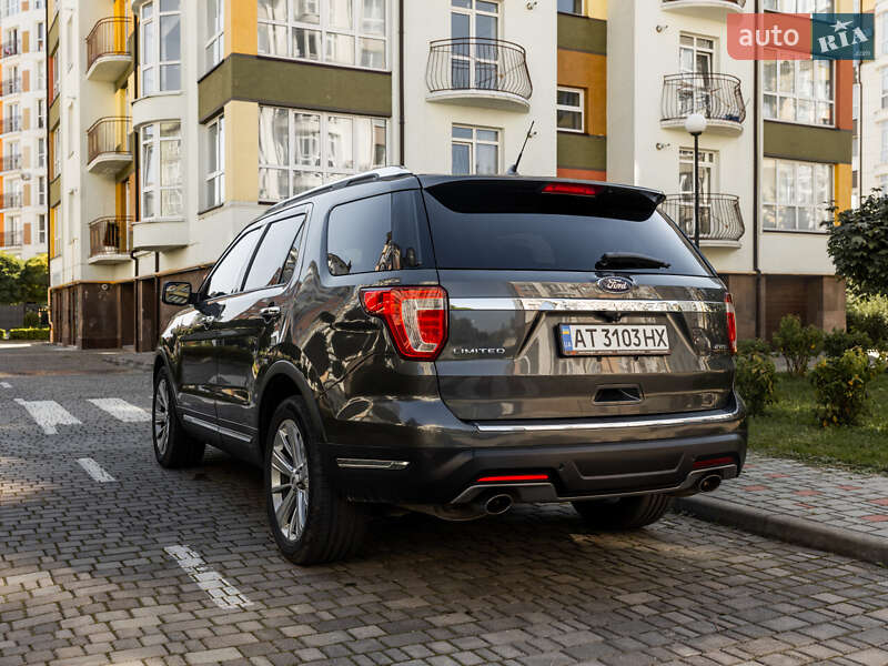 Фото Ford Explorer з оголошення AUTO.RIA
