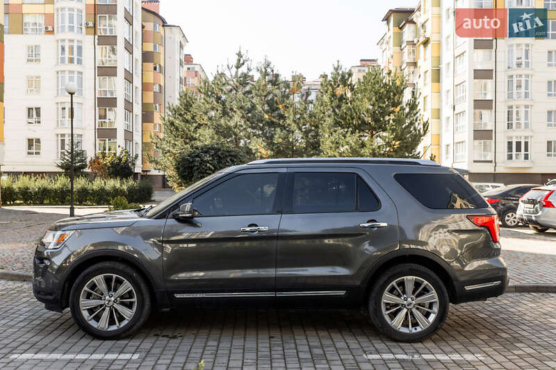 Фото Ford Explorer з оголошення AUTO.RIA