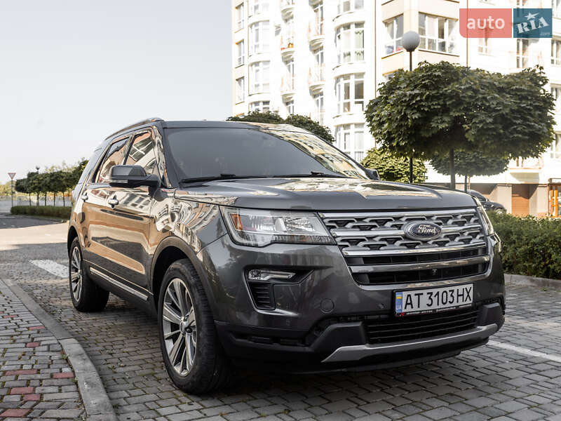 Фото Ford Explorer з оголошення AUTO.RIA
