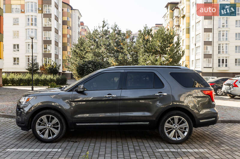 Фото Ford Explorer з оголошення AUTO.RIA