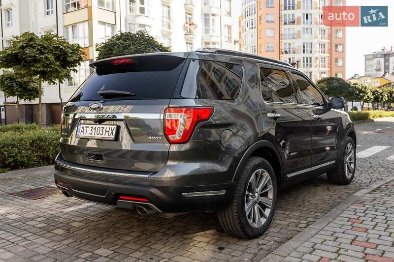 Фото Ford Explorer з оголошення AUTO.RIA