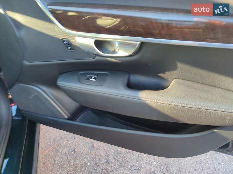 Фото Volvo S90 з оголошення AUTO.RIA