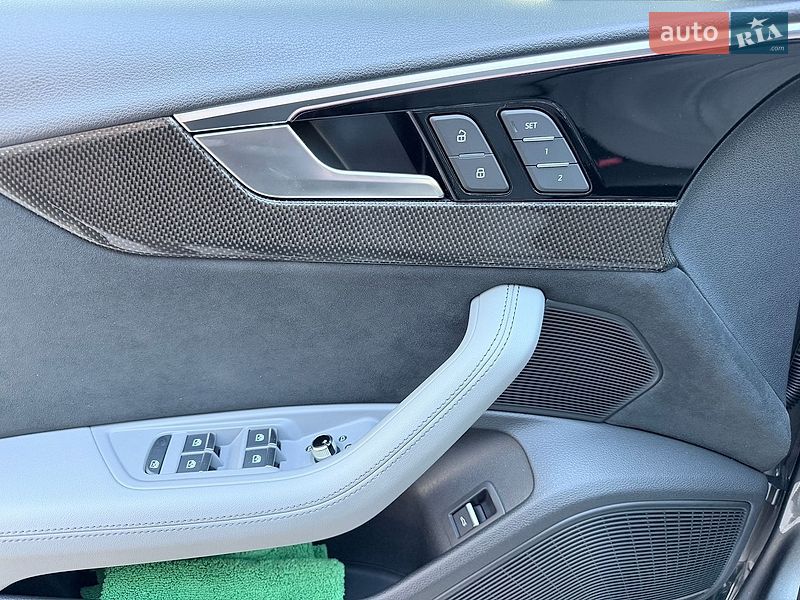 Фото Audi A4 з оголошення AUTO.RIA
