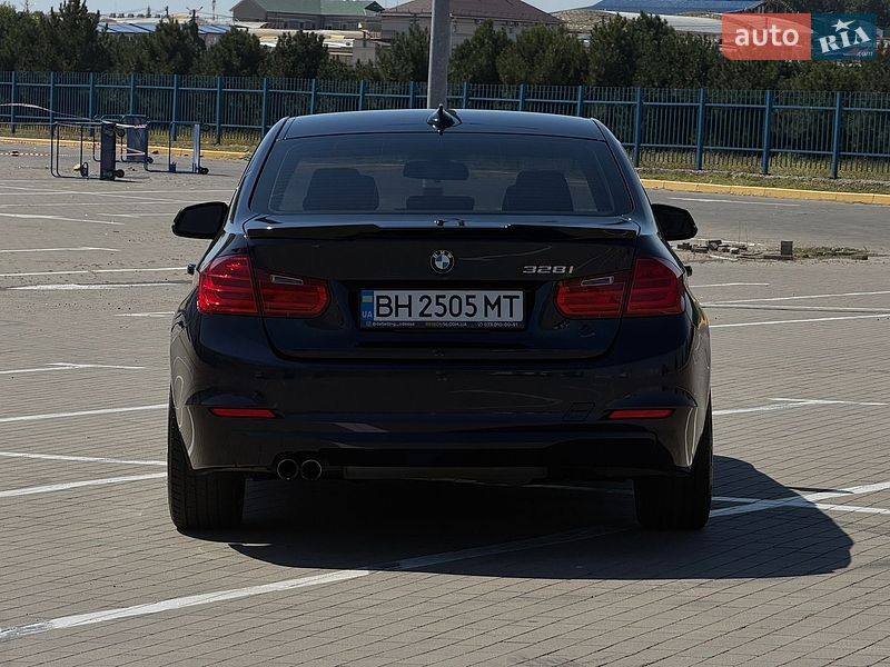 Фото BMW 3 Series з оголошення AUTO.RIA