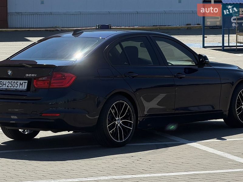 Фото BMW 3 Series з оголошення AUTO.RIA