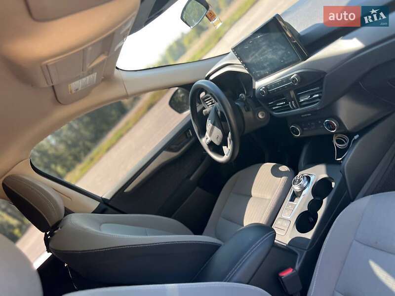 Фото Ford Escape з оголошення AUTO.RIA