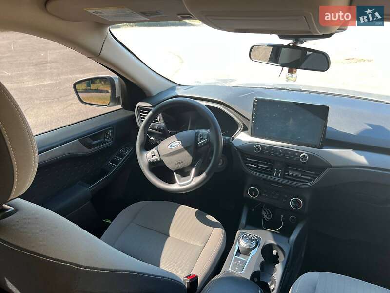 Фото Ford Escape з оголошення AUTO.RIA