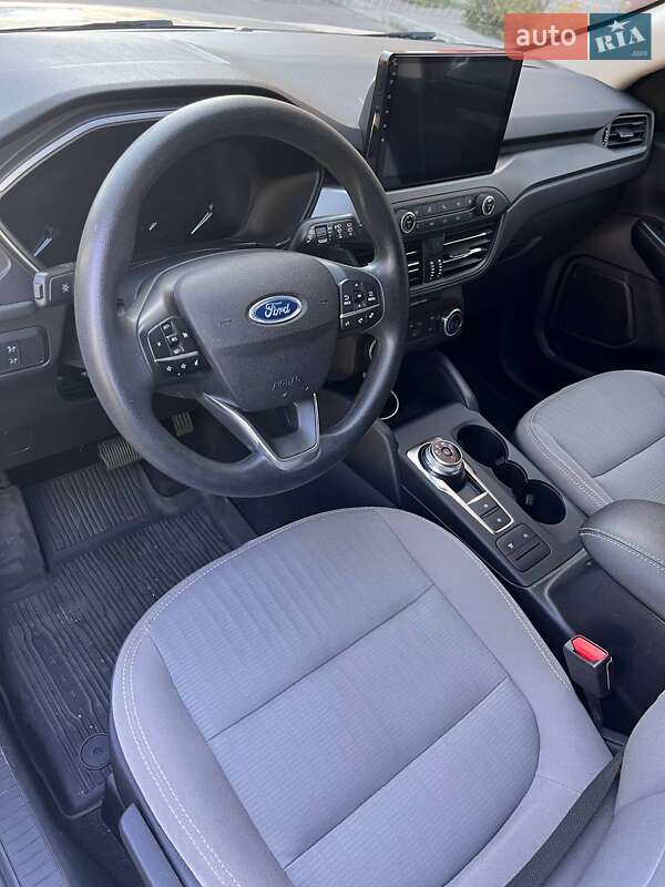 Фото Ford Escape з оголошення AUTO.RIA