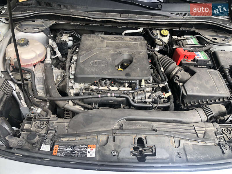 Фото Ford Escape з оголошення AUTO.RIA