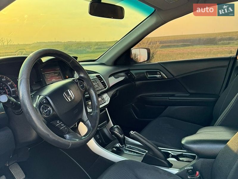 Фото Honda Accord з оголошення AUTO.RIA