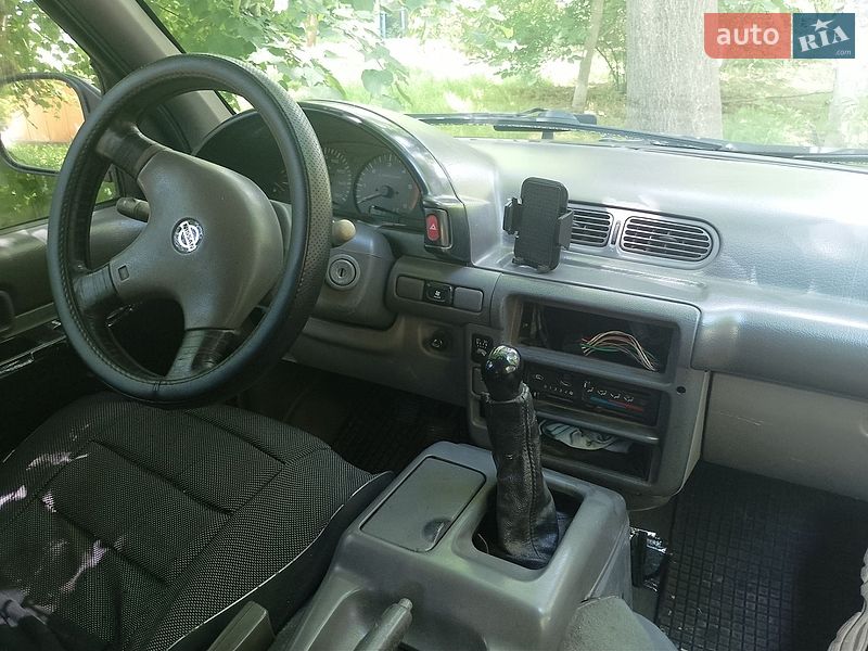 Фото Nissan Serena з оголошення AUTO.RIA