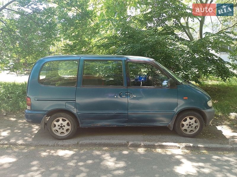 Фото Nissan Serena з оголошення AUTO.RIA