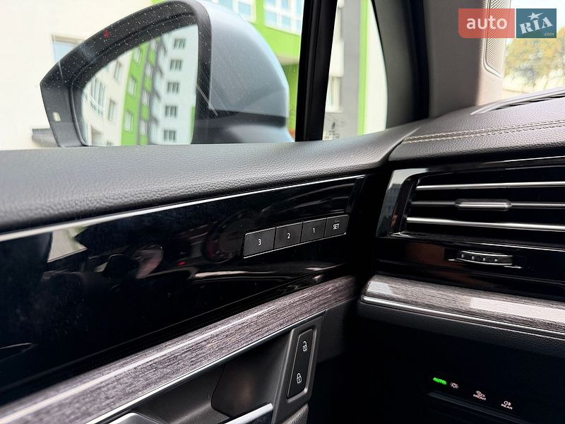 Фото Volkswagen Touareg з оголошення AUTO.RIA