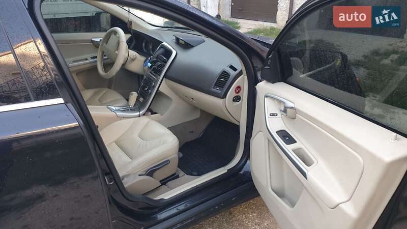 Фото Volvo XC60 з оголошення AUTO.RIA