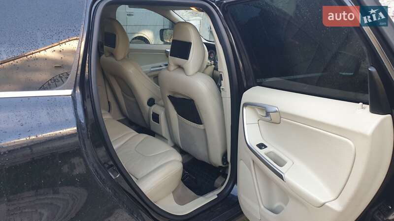 Фото Volvo XC60 з оголошення AUTO.RIA