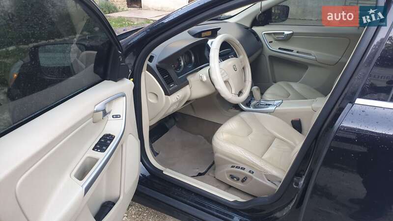 Фото Volvo XC60 з оголошення AUTO.RIA