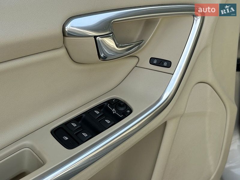 Фото Volvo S60 з оголошення AUTO.RIA