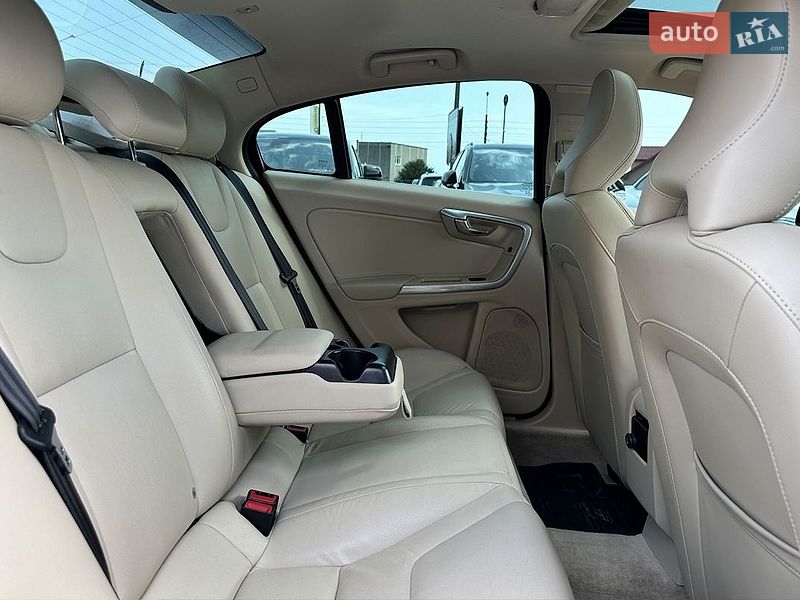 Фото Volvo S60 з оголошення AUTO.RIA