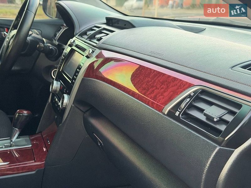 Фото Toyota Camry з оголошення AUTO.RIA