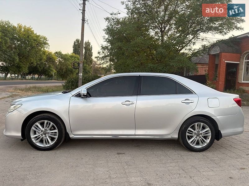 Фото Toyota Camry з оголошення AUTO.RIA