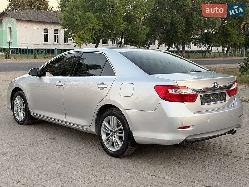 Фото Toyota Camry з оголошення AUTO.RIA