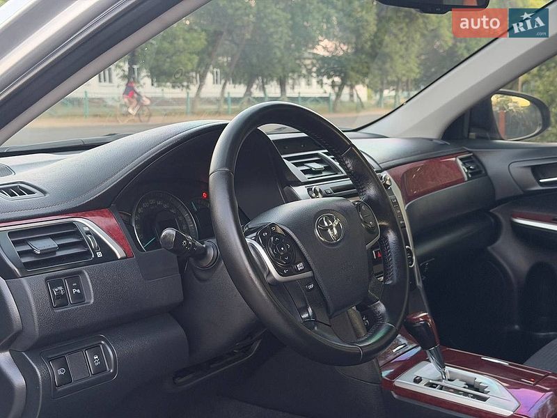 Фото Toyota Camry з оголошення AUTO.RIA