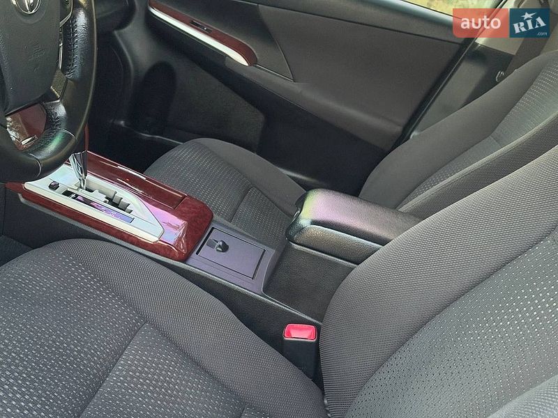 Фото Toyota Camry з оголошення AUTO.RIA