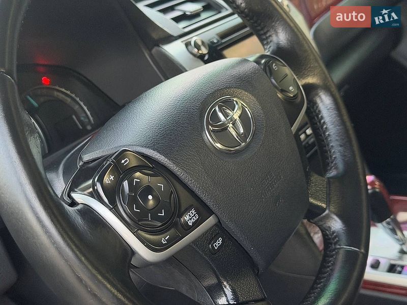 Фото Toyota Camry з оголошення AUTO.RIA