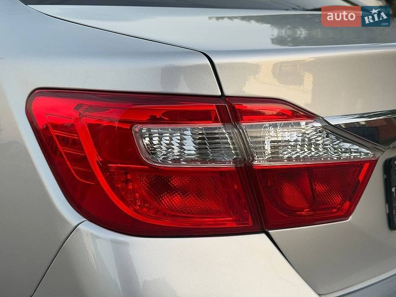 Фото Toyota Camry з оголошення AUTO.RIA