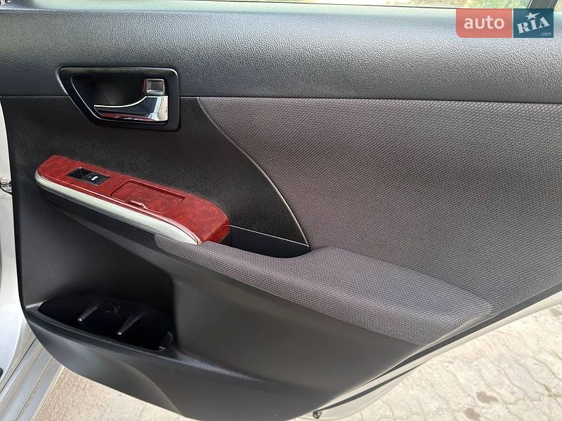 Фото Toyota Camry з оголошення AUTO.RIA