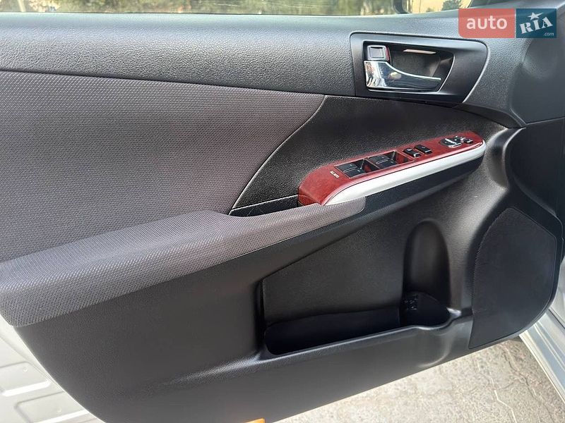 Фото Toyota Camry з оголошення AUTO.RIA
