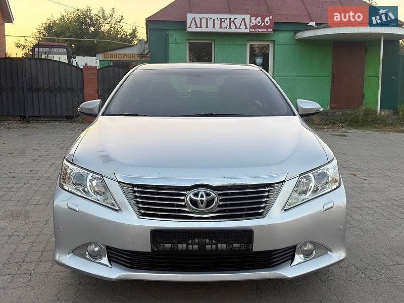 Фото Toyota Camry з оголошення AUTO.RIA