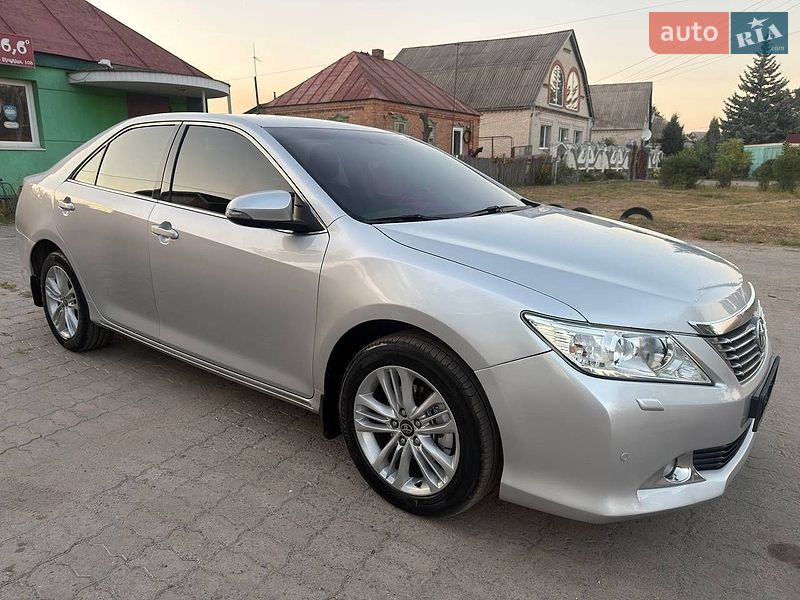 Фото Toyota Camry з оголошення AUTO.RIA
