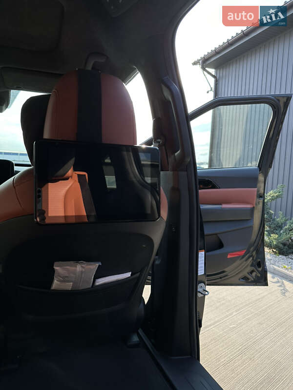 Фото Kia Carnival з оголошення AUTO.RIA
