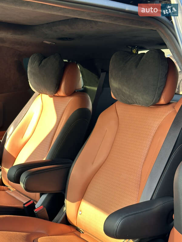 Фото Kia Carnival з оголошення AUTO.RIA