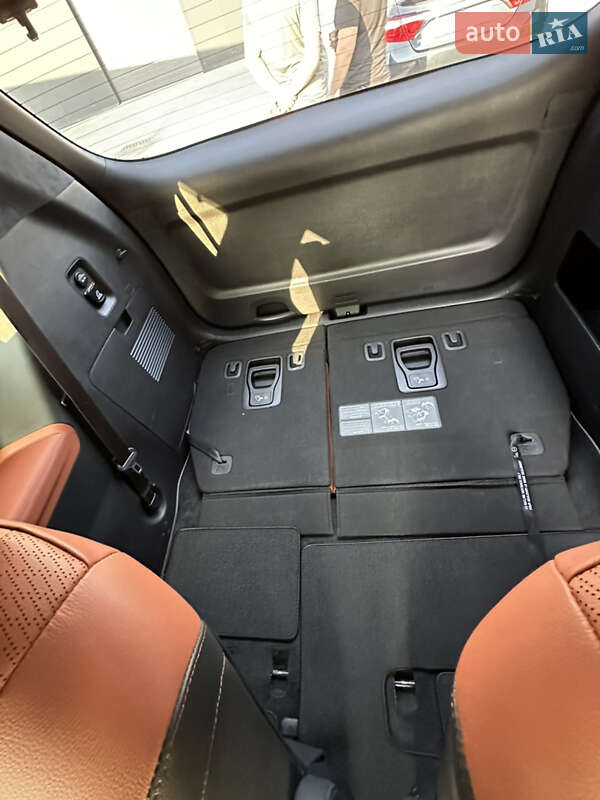 Фото Kia Carnival з оголошення AUTO.RIA