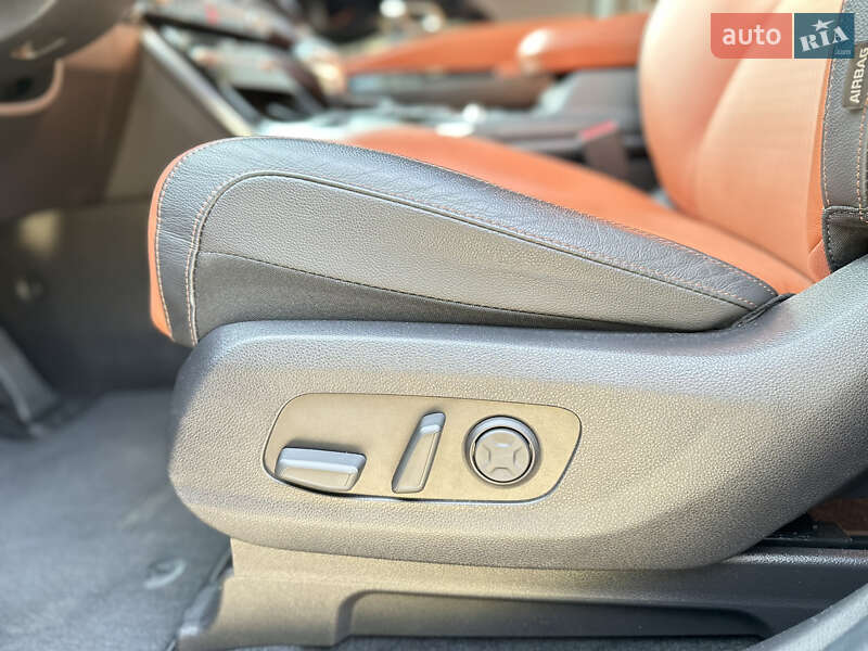 Фото Kia Carnival з оголошення AUTO.RIA