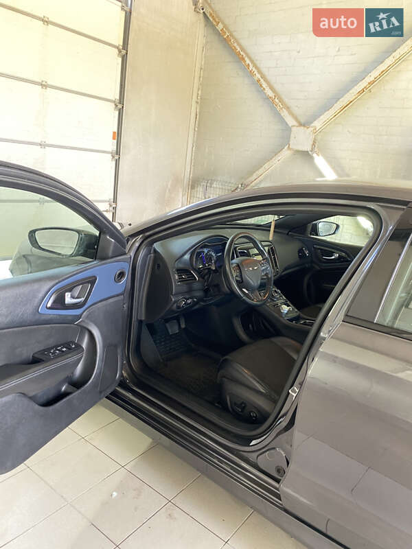 Фото Chrysler 200 з оголошення AUTO.RIA