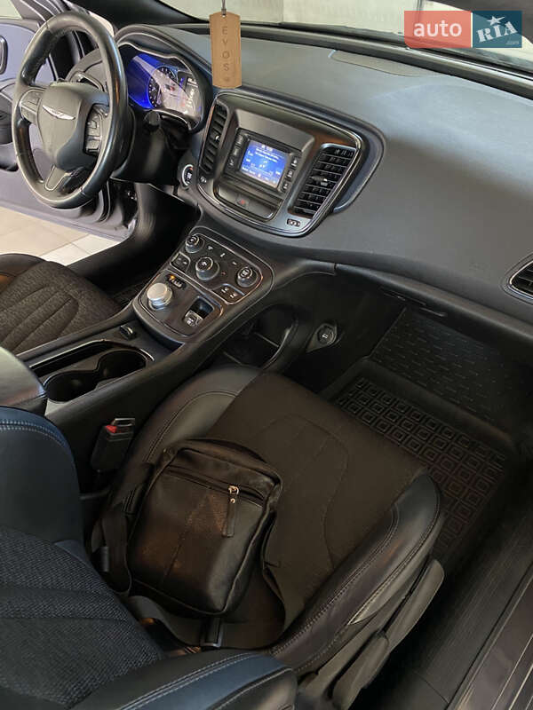 Фото Chrysler 200 з оголошення AUTO.RIA