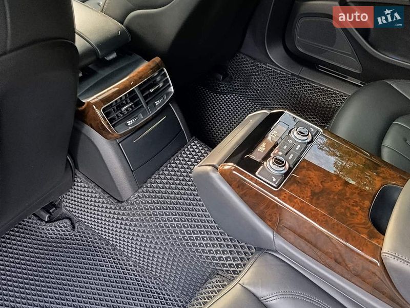Фото Audi A8 з оголошення AUTO.RIA