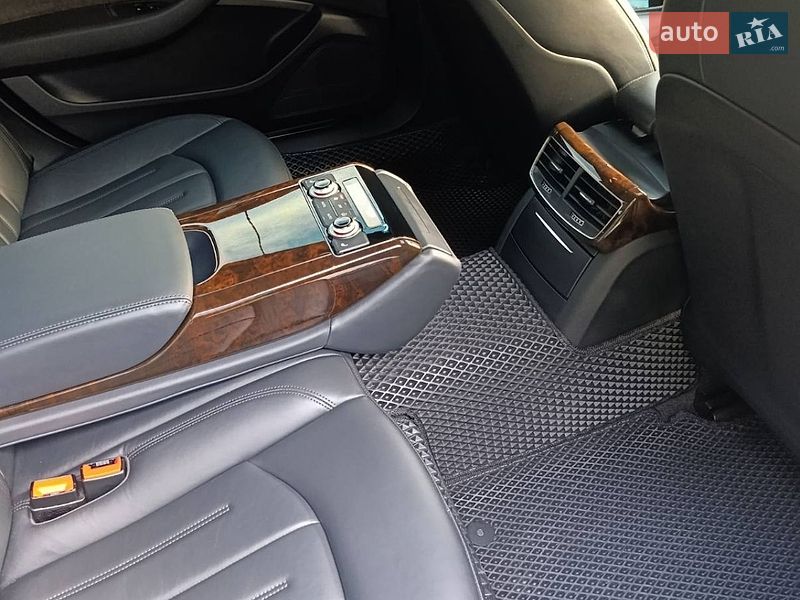 Фото Audi A8 з оголошення AUTO.RIA