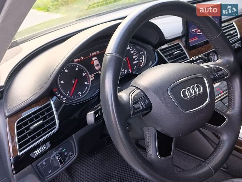 Фото Audi A8 з оголошення AUTO.RIA