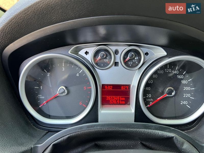 Фото Ford Kuga з оголошення AUTO.RIA