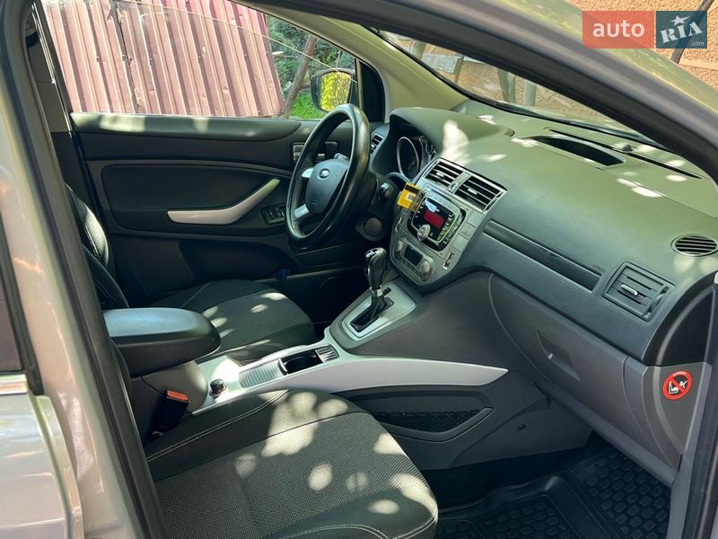 Фото Ford Kuga з оголошення AUTO.RIA