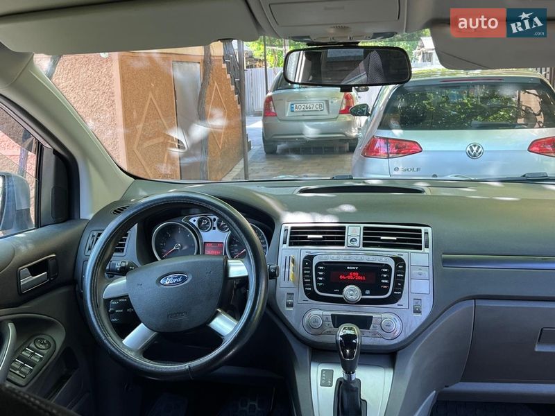 Фото Ford Kuga з оголошення AUTO.RIA