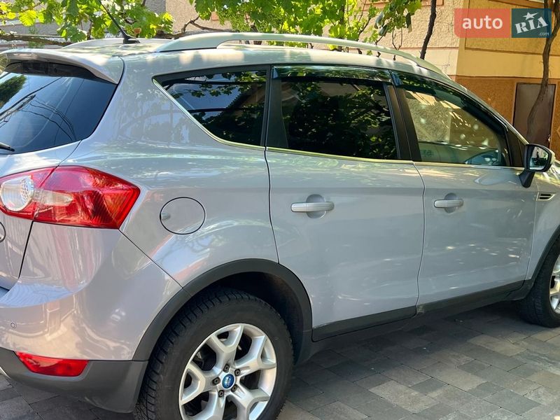 Фото Ford Kuga з оголошення AUTO.RIA