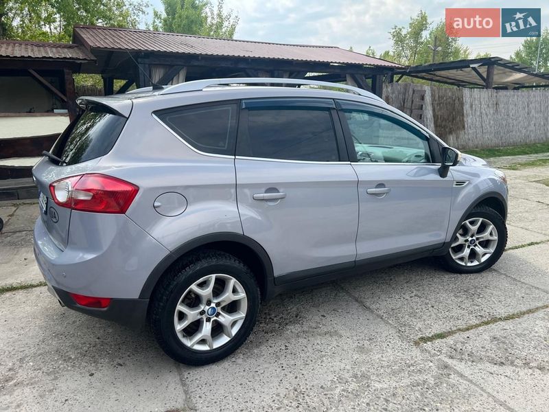Фото Ford Kuga з оголошення AUTO.RIA