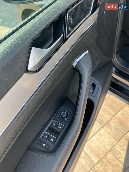 Фото Volkswagen Passat з оголошення AUTO.RIA