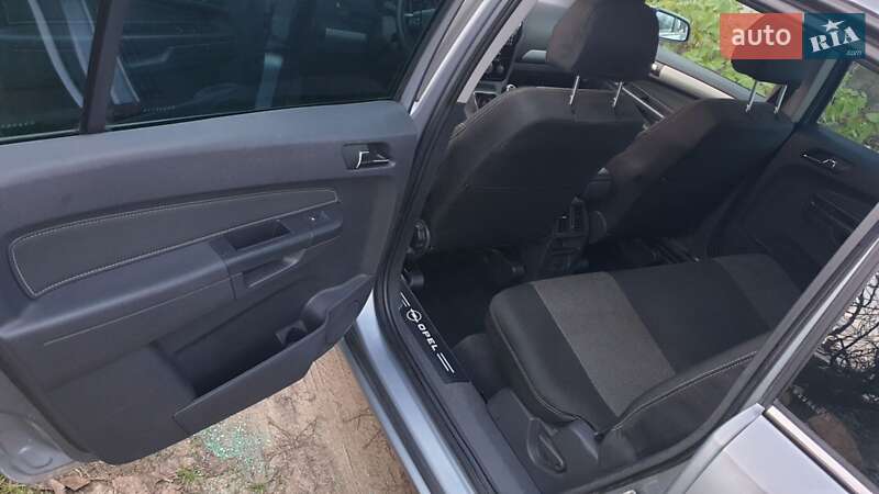 Фото Opel Zafira з оголошення AUTO.RIA